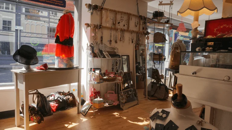 best accessories shops near Disneyland Paris